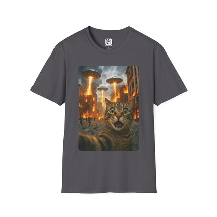 Gray t-shirt with a graphic of a cat and UFOs on a cityscape